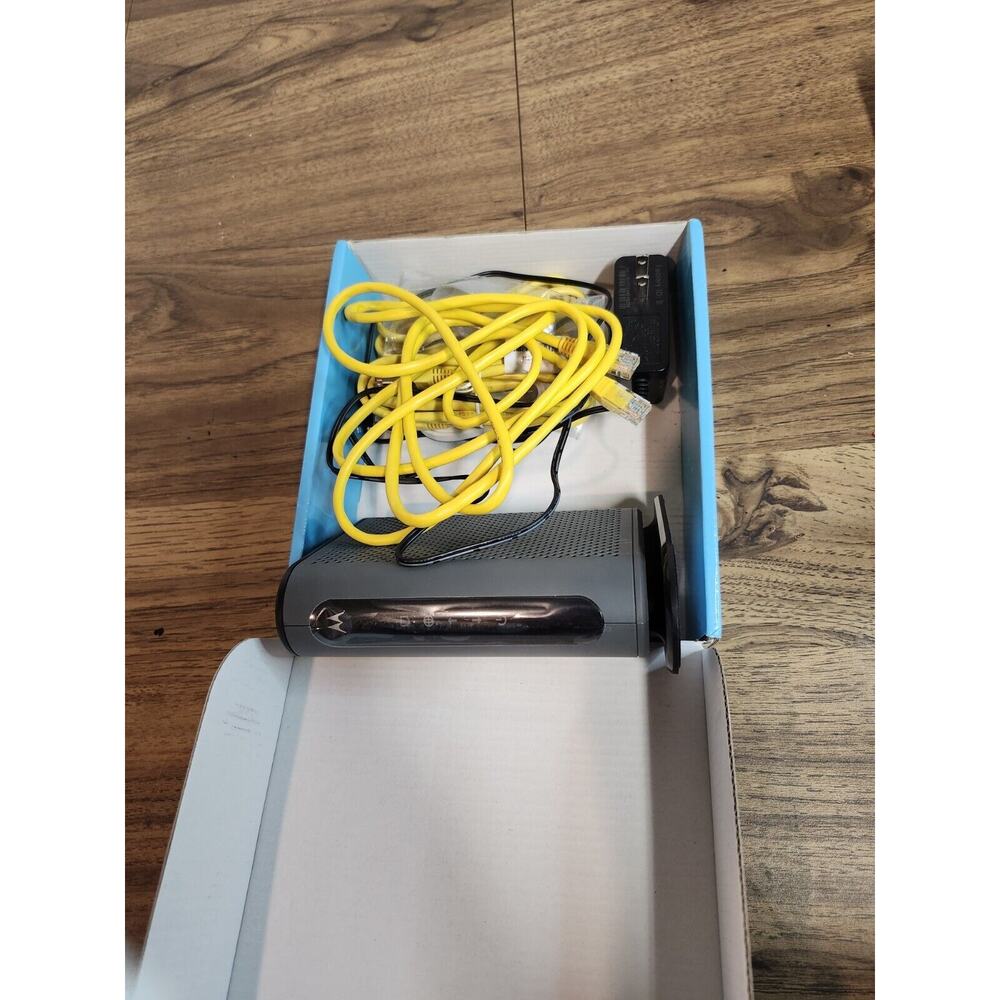 Motorola MB74200 686mbps DOCSIS 3.0 Cable Modem